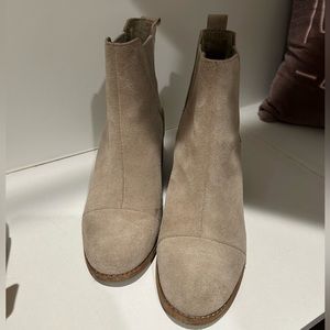 Women’s Tom’s Chelsea Booties - Size 7, Taupe